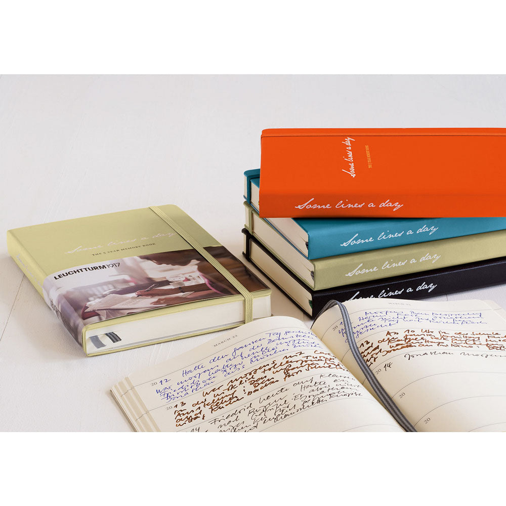 Leuchtturm1917 Some Lines A Day A5 中号笔记本黑色