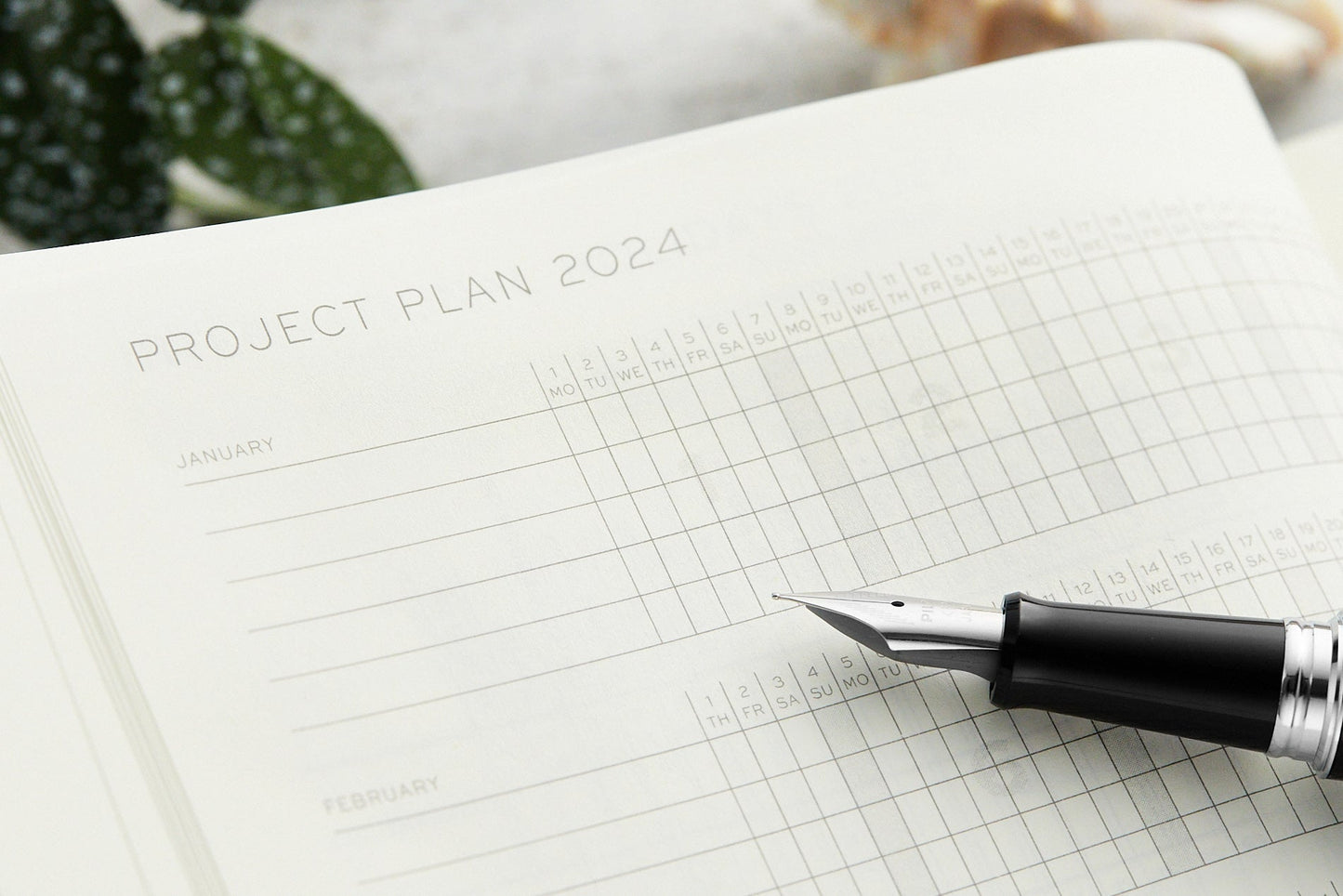 Leuchtturm1917 A5 Medium Hardcover Weekly Planner & Notebook with Booklet 2024 - Forest Green