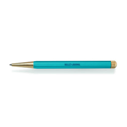 Leuchtturm1917 Bullet Journal Gift Box Turquoise25 – includes notebook, Drehgriffel Nr.1 pen, and pen loop in matching turquoise color.
