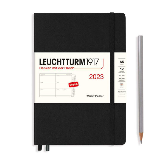 Leuchtturm1917 Weekly Planner 中号 A5 2023 带小册子，黑色